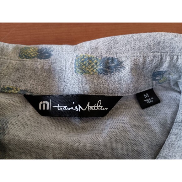 Travis Mathew Shirt Mens Medium Gray Golf Polo Hawaiian Pineapple Print - Picture 2 of 8